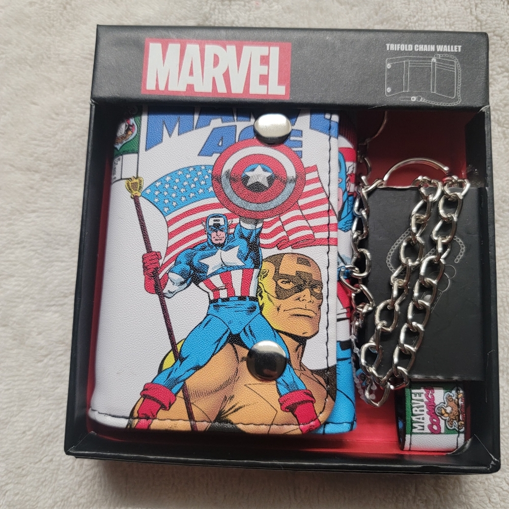 Captain America wallet with chain.